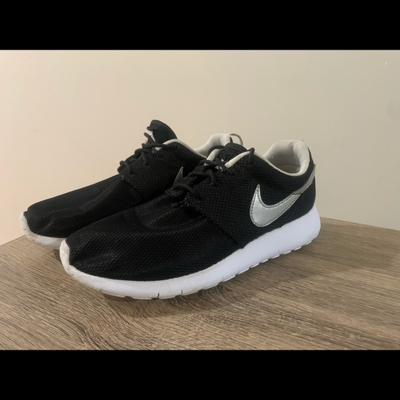Nike Training Shoes - Picture 1 of 3